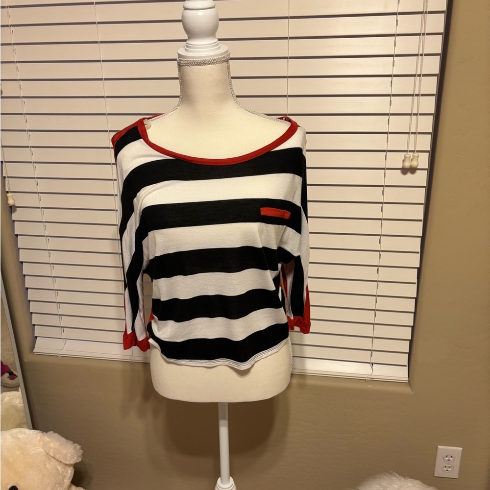 Stripped top